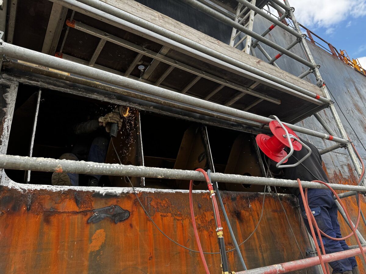 Opening and access during shell plate repair